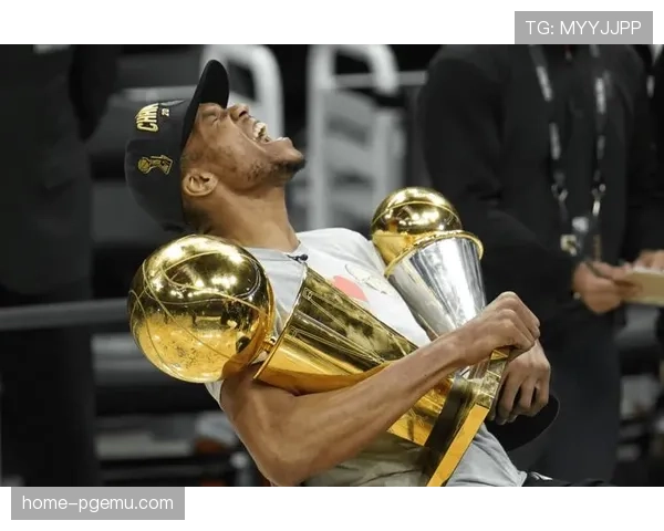 雄鹿留住字母哥拒绝重建 引进理查兹海耶斯优化内线轮换